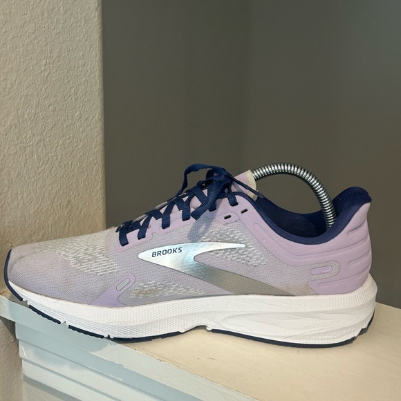 Brooks Launch 9 Shoes Athletic Running Gym Sneakers Womens Sz 9.5 Lilac Purple - Picture 3 of 12